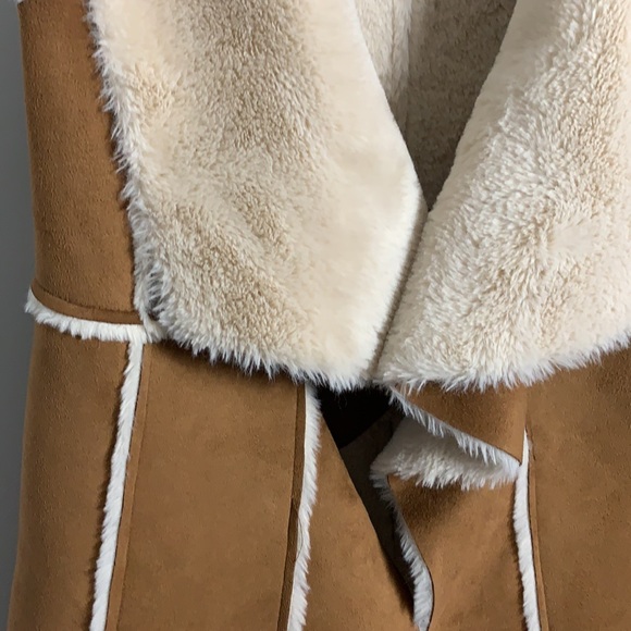 Cupcakes and Cashmere Tash Faux Suede Vest Butterscotch Size Medium - Picture 6 of 12